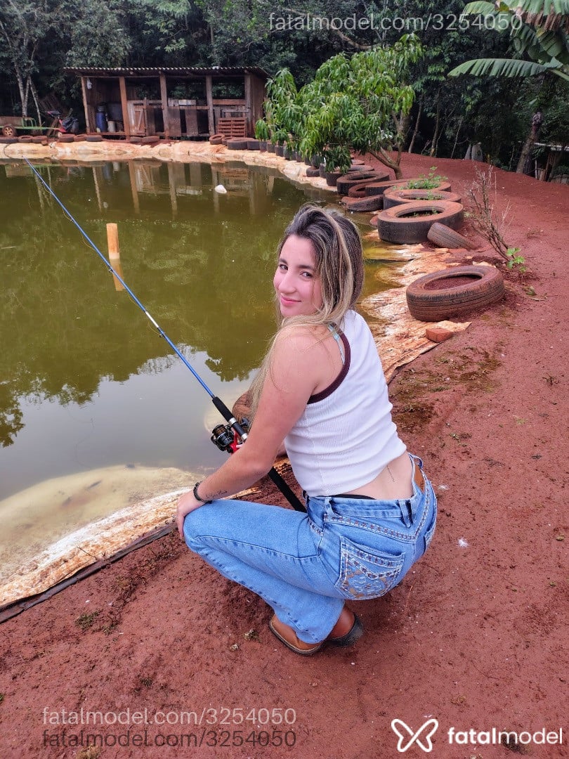 Acompanhante mulher loira (o) de olhos castanhos em Guarapuava - Eduarda Camargo