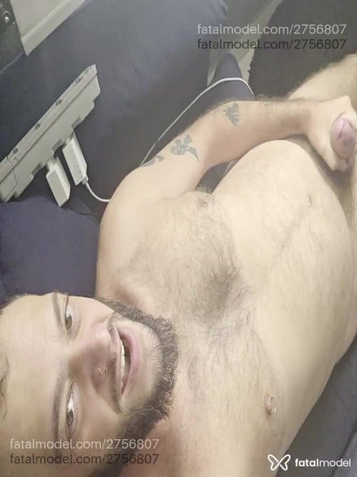 Acompanhante homem com cabelo castanho de olhos castanhos - Paulo Serral Acompanhante homem com cabelo castanho de olhos castanhos - Paulo Serral