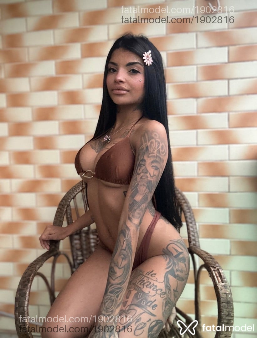 Acompanhante mulher morena (o) de olhos pretos em Florianópolis - Harielly ayumi
