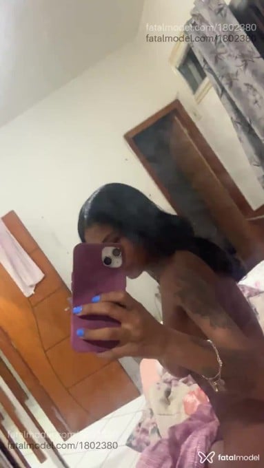 Acompanhante mulher com cabelo castanho de olhos castanhos em Cariacica Acompanhante mulher com cabelo castanho de olhos castanhos em Cariacica - Melissa Menezes