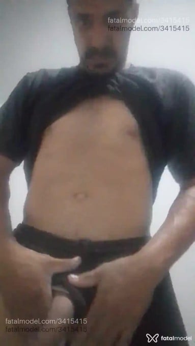 Acompanhante homem com cabelo castanho de olhos pretos - Luis Araújo Acompanhante homem com cabelo castanho de olhos pretos - Luis Araújo