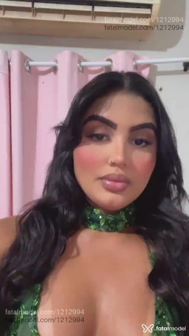Acompanhante mulher com cabelo castanho de olhos pretos em Vitória da Conquista Acompanhante mulher com cabelo castanho de olhos pretos em Vitória da Conquista - Aninha Queiroz