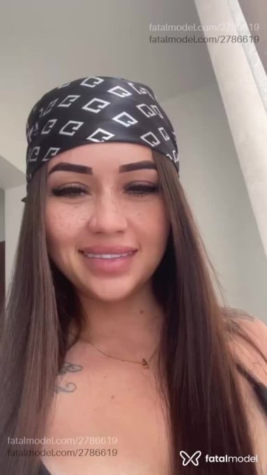 Acompanhante mulher com cabelo castanho de olhos verdes - Manu Acompanhante mulher com cabelo castanho de olhos verdes - Manu