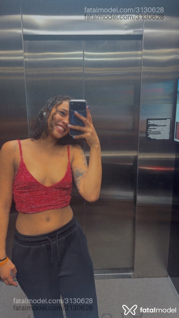 Acompanhante mulher com cabelo castanho de olhos castanhos em São Paulo - Ayra Bellini