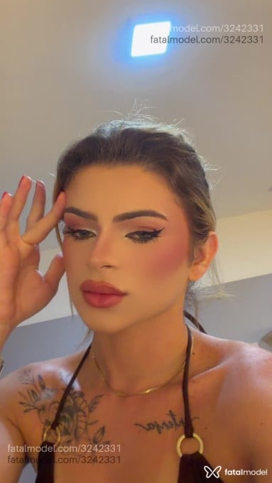 Acompanhante mulher trans loira (o) de olhos verdes em Mossoró Acompanhante mulher trans loira (o) de olhos verdes em Mossoró - Yasmin