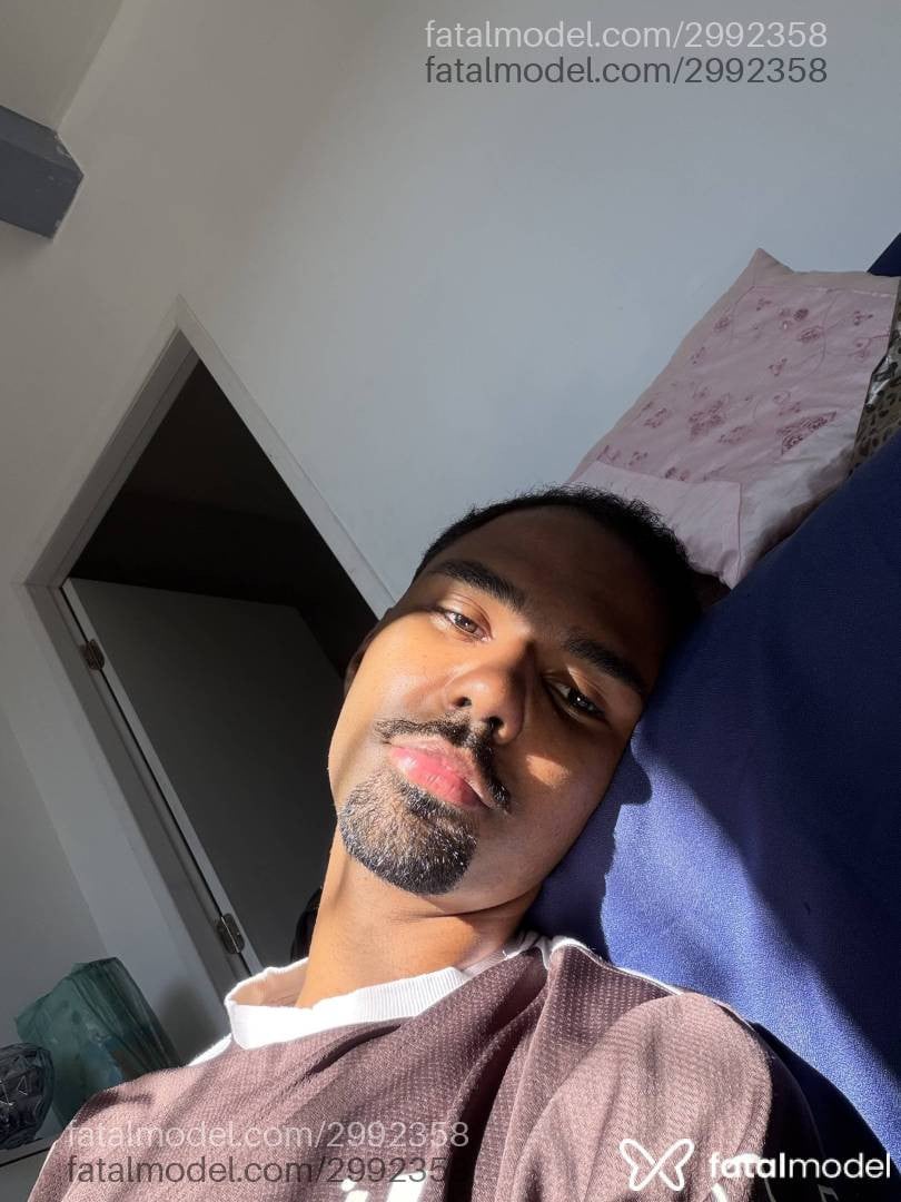 Acompanhante homem morena (o) de olhos castanhos em São Paulo - Lucas Belini
