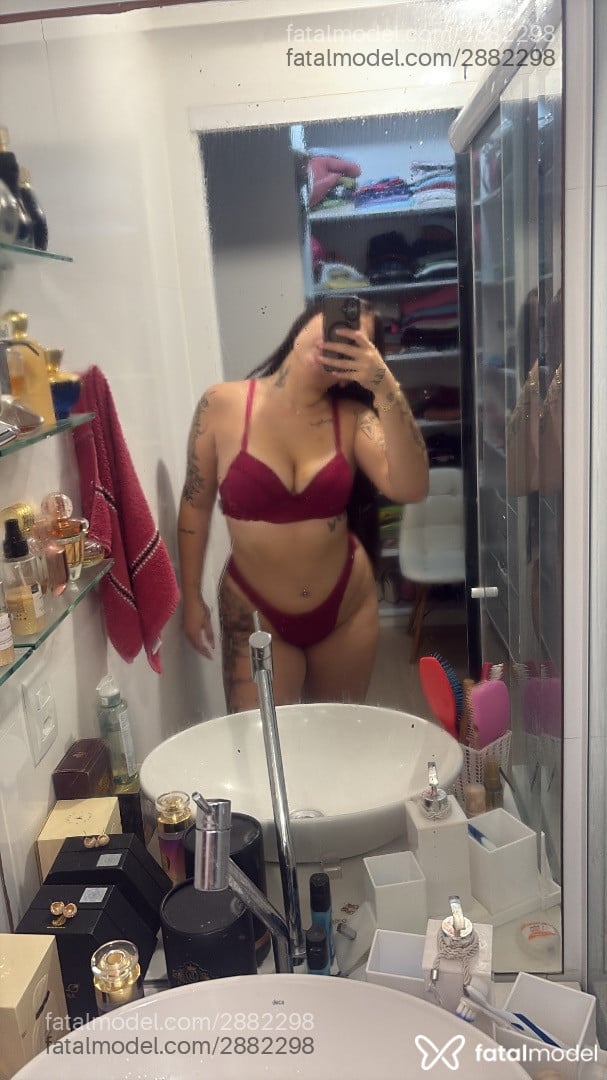 Acompanhante mulher morena (o) de olhos castanhos em Balneário Camboriú - Leti