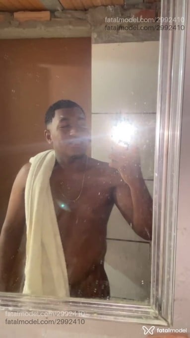 Acompanhante homem com cabelo castanho de olhos pretos em Porto Alegre - Comum