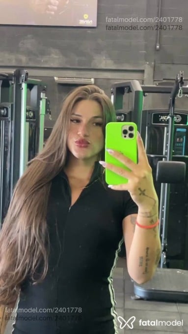 Acompanhante mulher trans com cabelo castanho de olhos castanhos em Nova Mutum Acompanhante mulher trans com cabelo castanho de olhos castanhos em Nova Mutum - Esthefany Dias