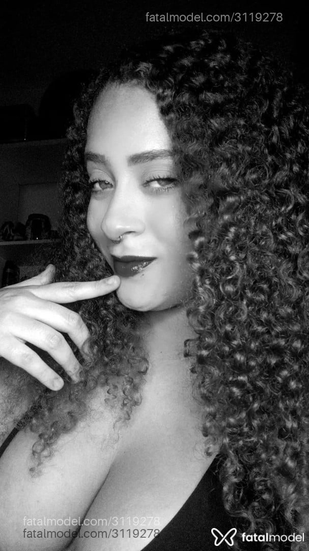 Acompanhante mulher ruiva (o) de olhos azuis em Guarujá - Valentina Santos