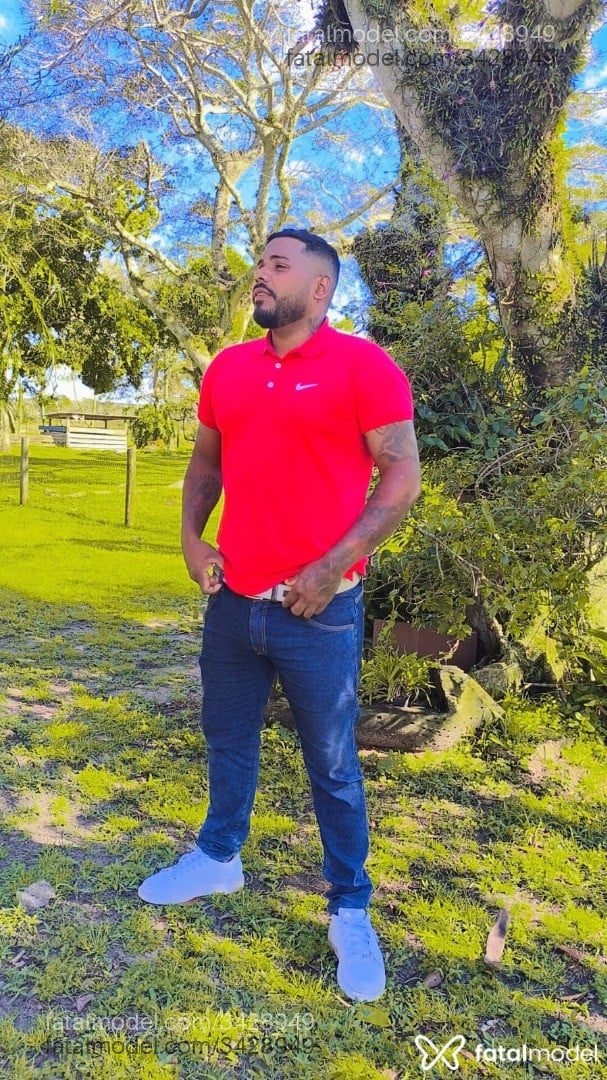 Acompanhante homem morena (o) de olhos castanhos em Tramandaí - Pretosexy