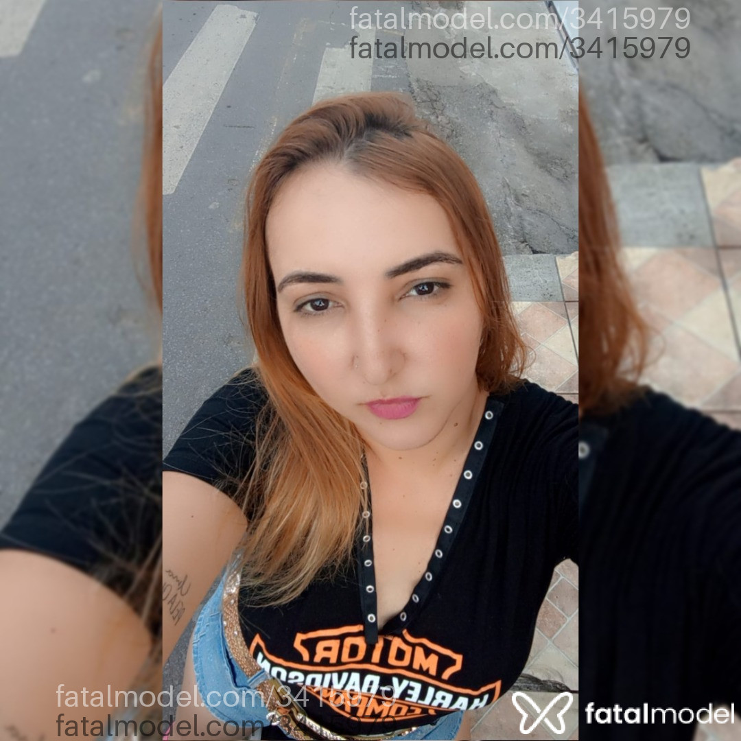 Acompanhante mulher loira (o) de olhos pretos - Aline Acompanhante mulher loira (o) de olhos pretos - Aline