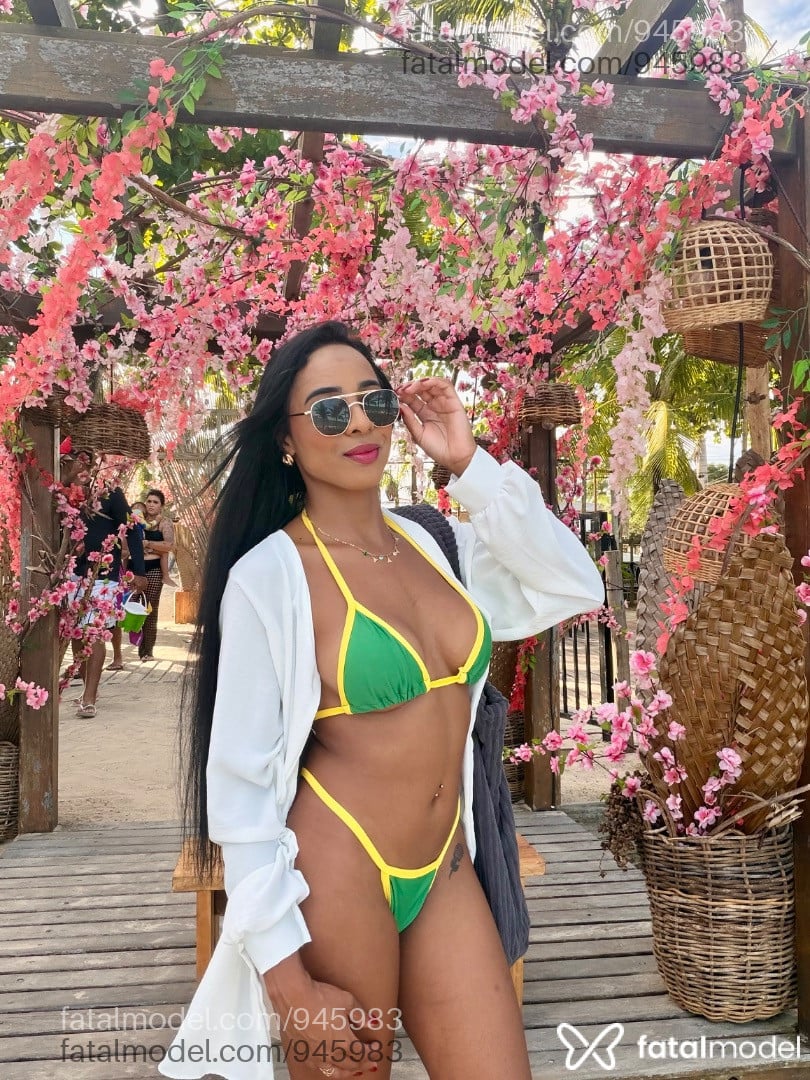 Acompanhante mulher morena (o) de olhos castanhos em Baixo Guandu - Laura