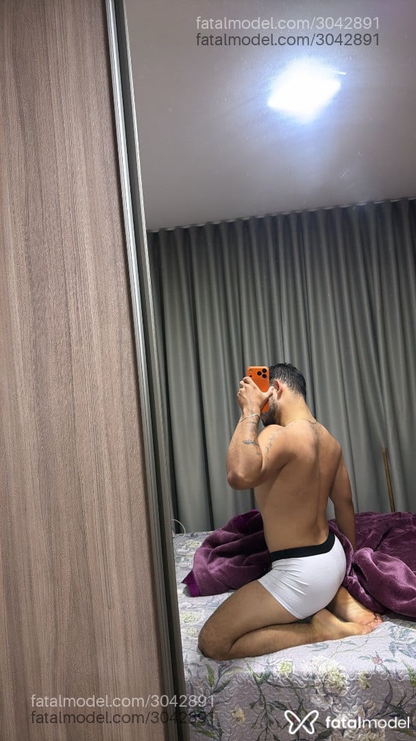 Acompanhante homem morena (o) de olhos castanhos - Kinho Acompanhante homem morena (o) de olhos castanhos - Kinho
