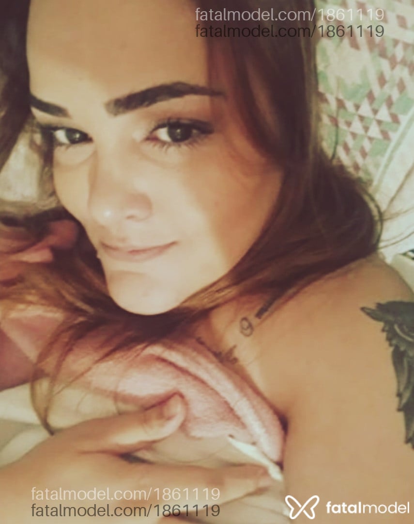 Acompanhante mulher ruiva (o) de olhos castanhos em João Pessoa - Van
