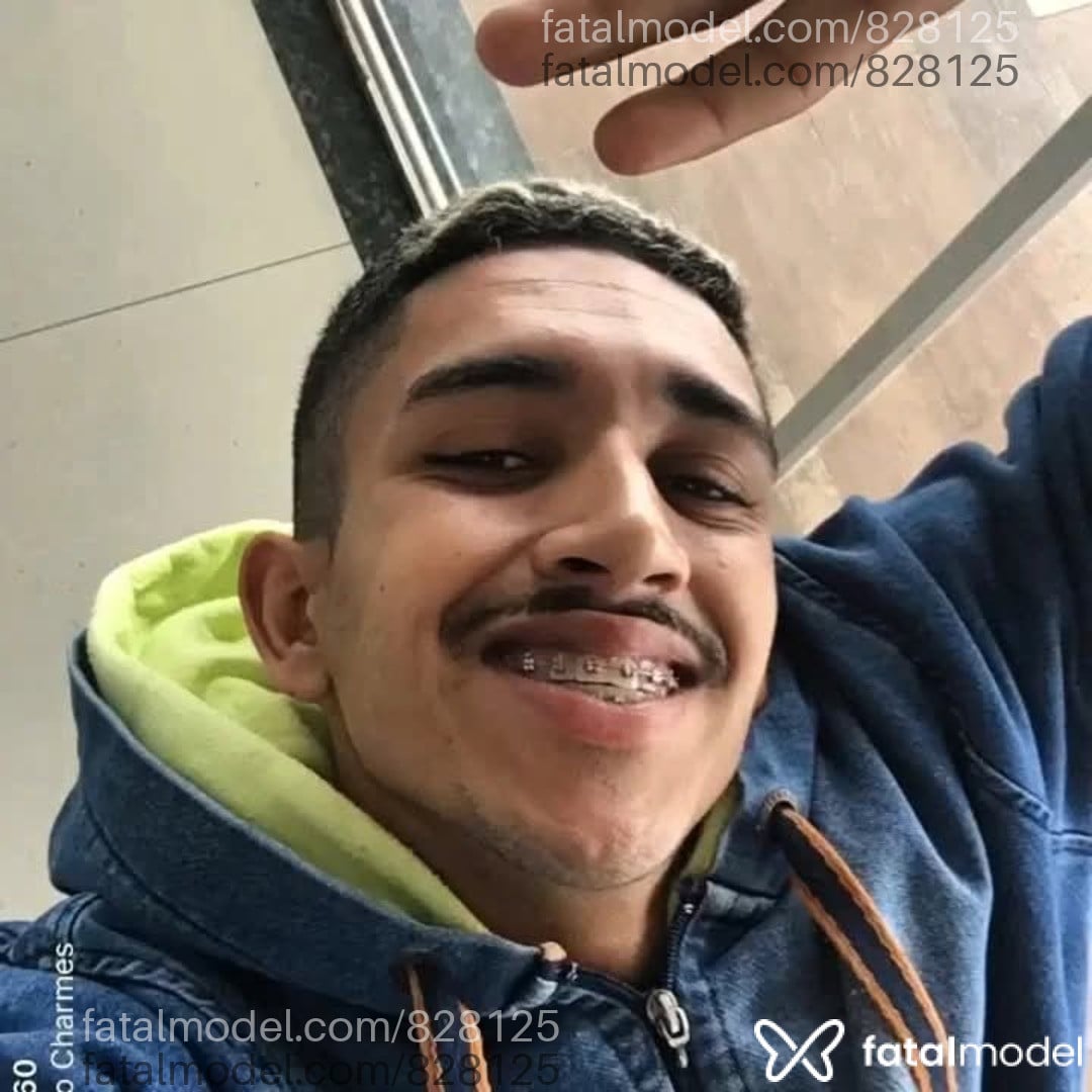 Acompanhante homem com cabelo castanho de olhos mel em Itajaí - Hugo Santos