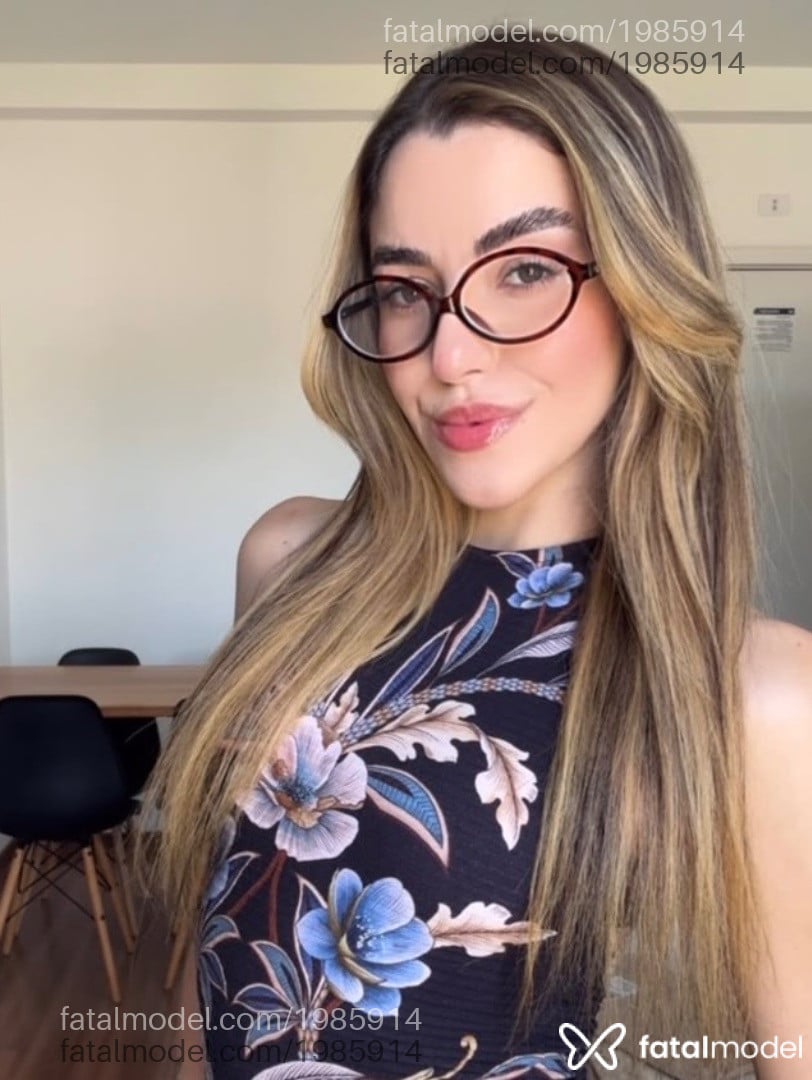 Acompanhante mulher loira (o) de olhos verdes - Natalia Vaz