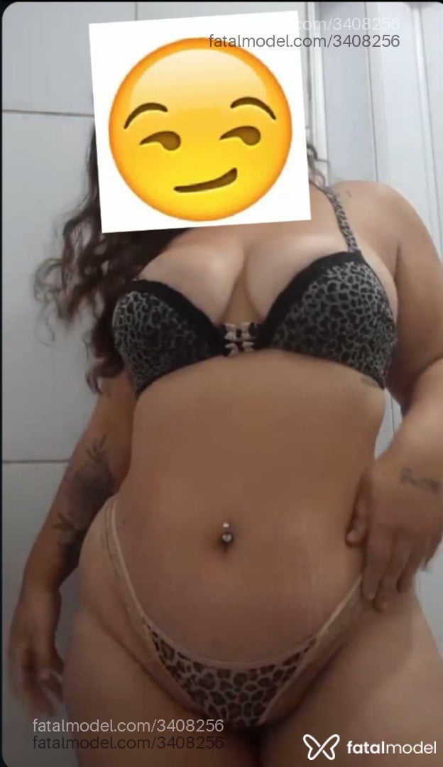 Acompanhante mulher com cabelo castanho de olhos verdes em São Paulo - Lolita