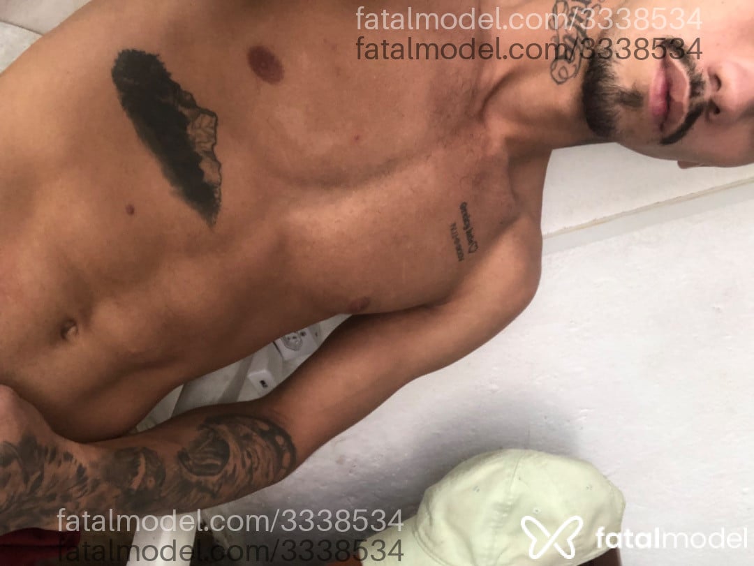 Acompanhante homem com cabelo castanho de olhos castanhos em São Sebastião Acompanhante homem com cabelo castanho de olhos castanhos em São Sebastião - Aries Fernando