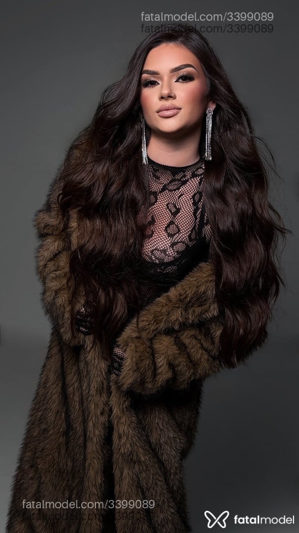 Acompanhante mulher com cabelo castanho de olhos castanhos em São Paulo Acompanhante mulher com cabelo castanho de olhos castanhos em São Paulo - Sofie