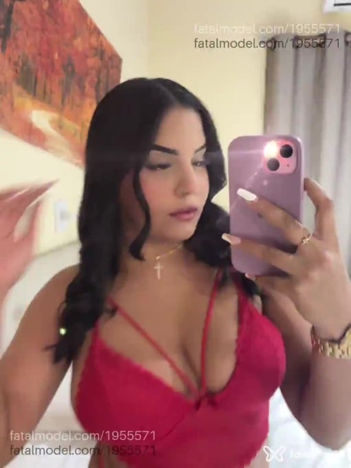 Acompanhante mulher morena (o) de olhos pretos - Jhennyfer Acompanhante mulher morena (o) de olhos pretos - Jhennyfer