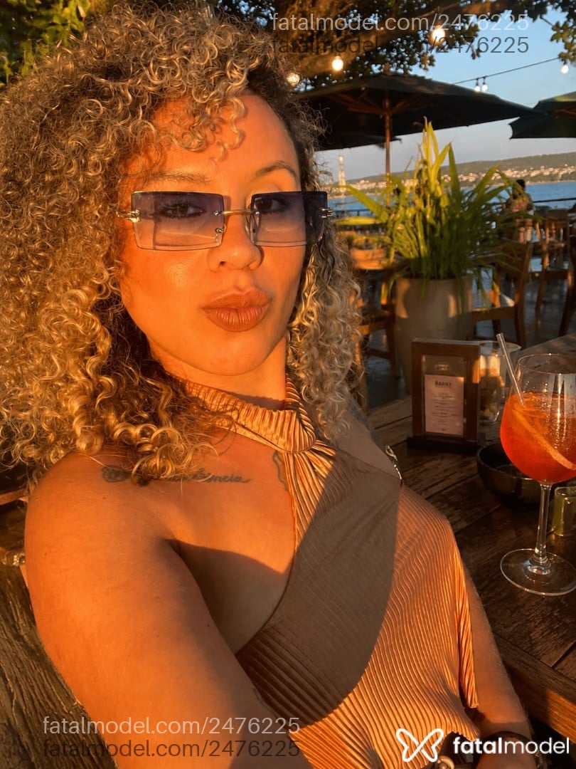 Acompanhante mulher loira (o) de olhos castanhos em São Paulo - Maria Madalena