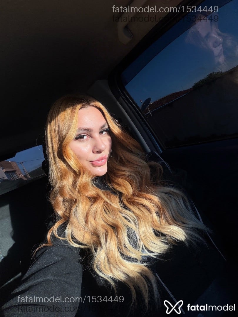 Acompanhante mulher trans ruiva (o) de olhos castanhos em Piraju - Larissa