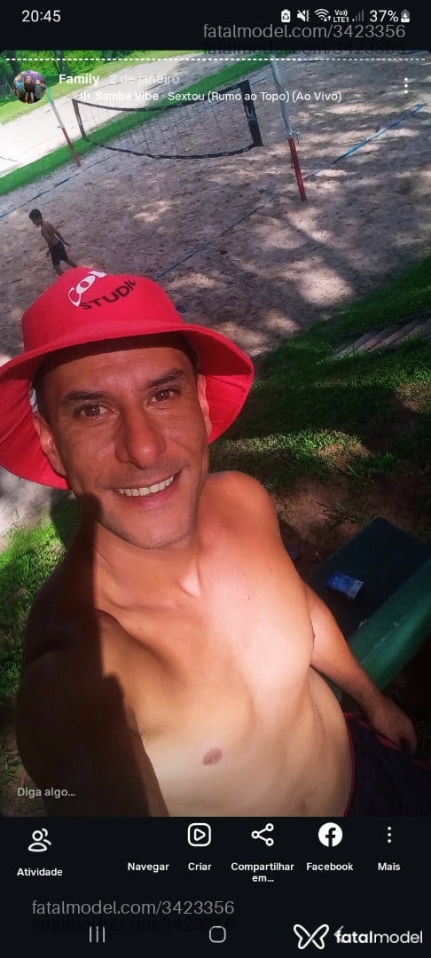 Acompanhante homem com cabelo castanho de olhos mel em Santa Maria - Yan
