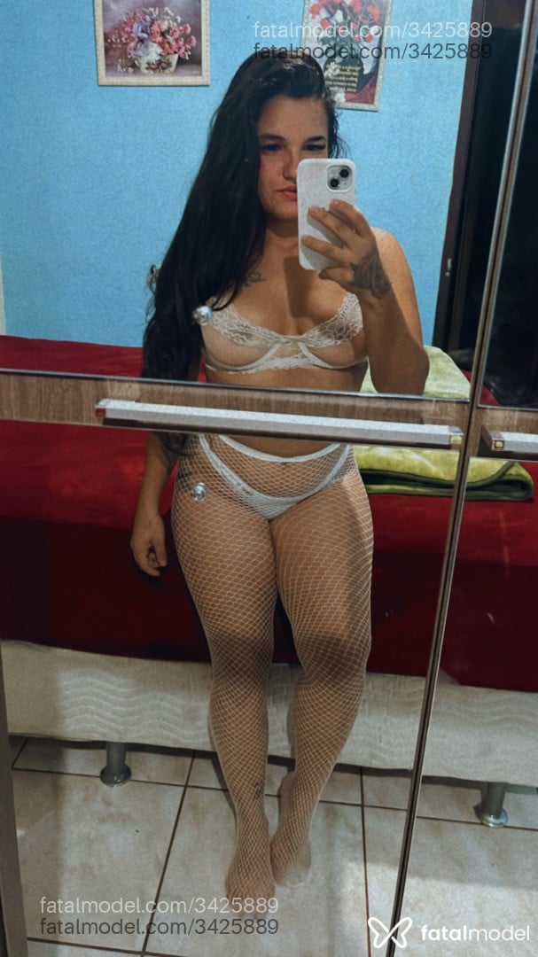 Acompanhante mulher morena (o) de olhos pretos em Porto Alegre - Juju Lua