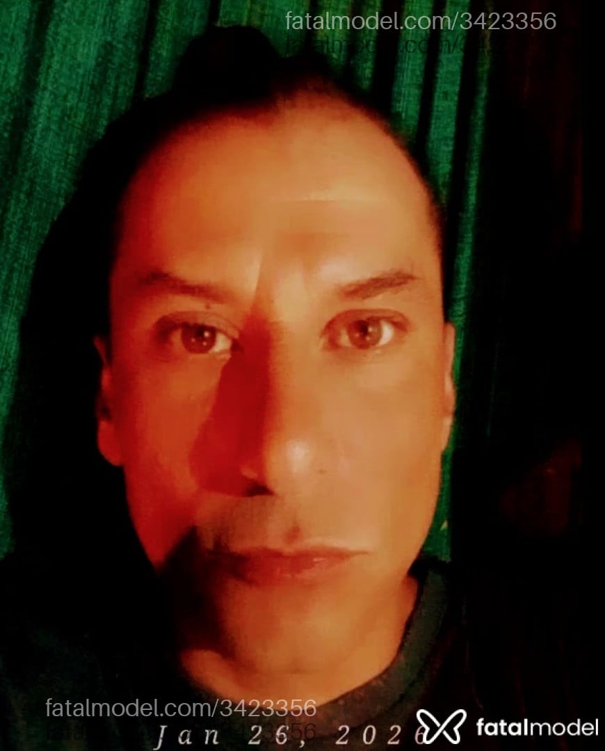 Acompanhante homem com cabelo castanho de olhos mel em Santa Maria - Yan