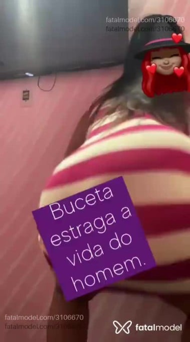 Acompanhante mulher ruiva (o) de olhos pretos - Emily Acompanhante mulher ruiva (o) de olhos pretos - Emily