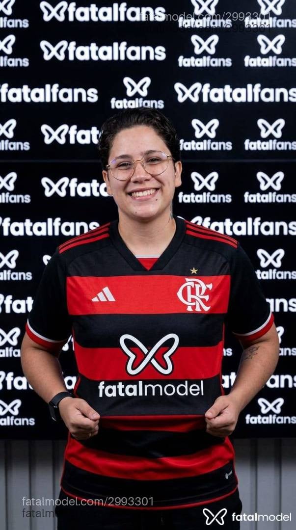 Acompanhante mulher com cabelo castanho de olhos mel - Athenaafrodite