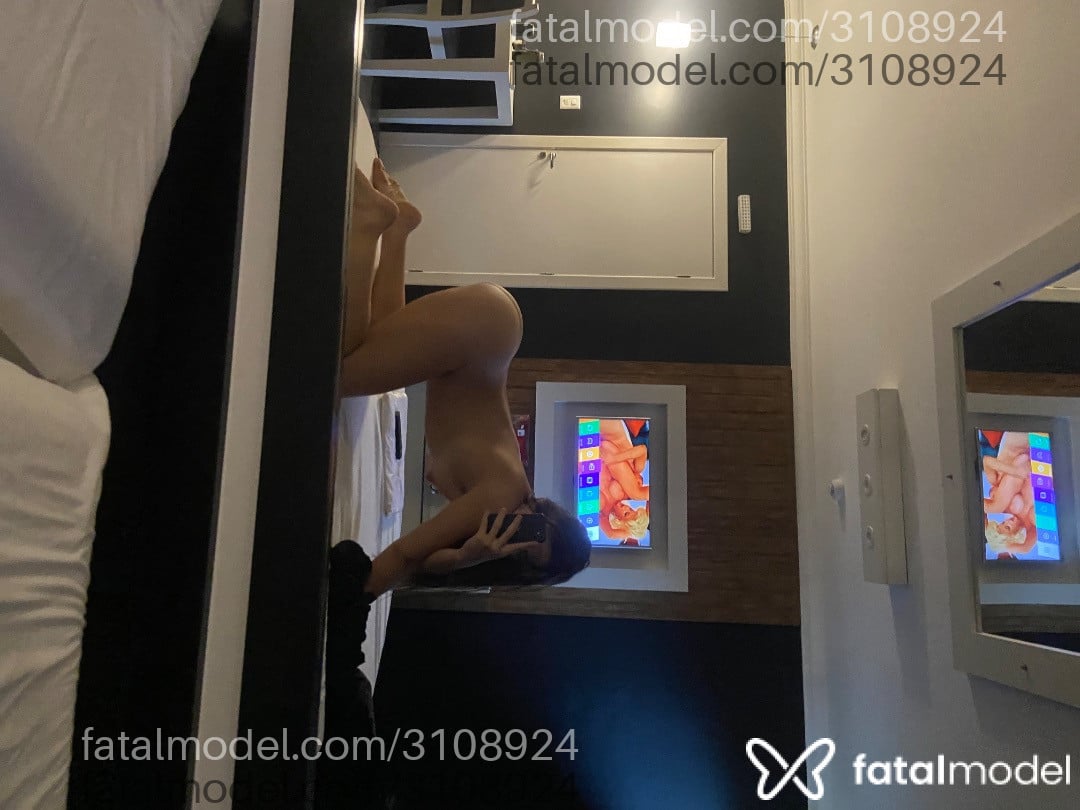 Acompanhante mulher trans com cabelo castanho de olhos verdes em Florianópolis - Lindye