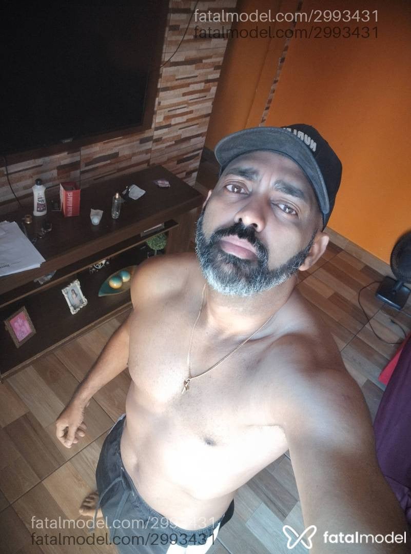 Acompanhante homem morena (o) de olhos mel em Rio de Janeiro - Costa