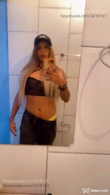 Acompanhante mulher trans loira (o) de olhos castanhos em Belo Horizonte Acompanhante mulher trans loira (o) de olhos castanhos em Belo Horizonte - Fellon Carrington