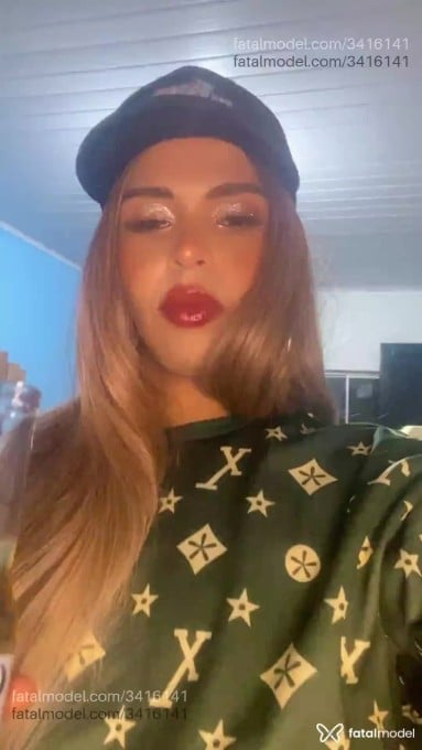 Acompanhante mulher trans loira (o) de olhos castanhos em Belo Horizonte Acompanhante mulher trans loira (o) de olhos castanhos em Belo Horizonte - Fellon Carrington