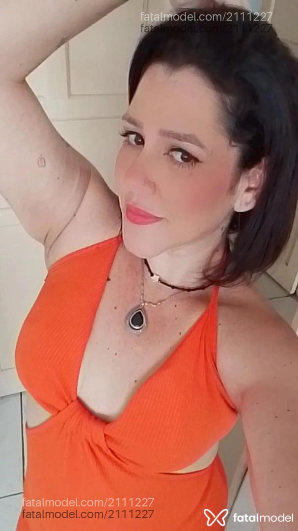 Acompanhante mulher ruiva (o) de olhos mel - Liane
