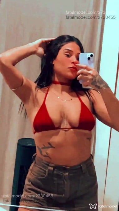 Acompanhante mulher com cabelo castanho de olhos castanhos - Airáa Santos