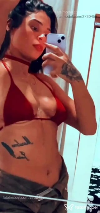 Acompanhante mulher com cabelo castanho de olhos castanhos - Airáa Santos