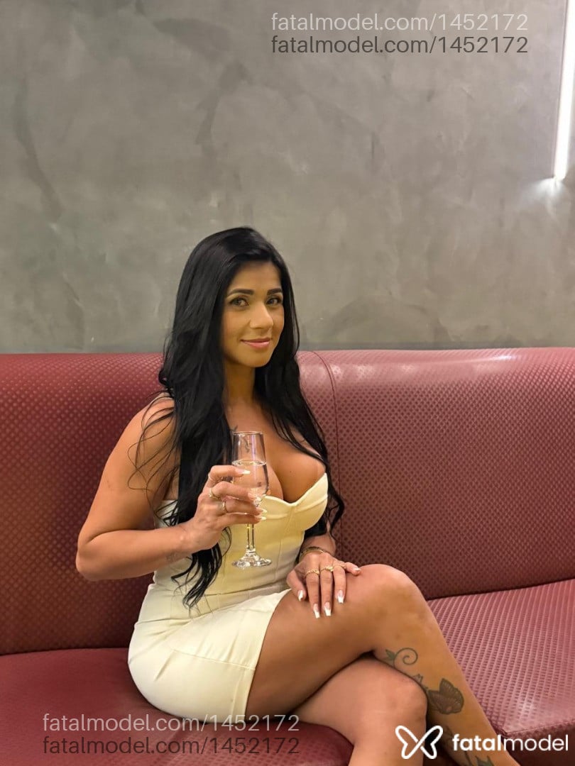 Acompanhante mulher morena (o) de olhos castanhos - Paola Acompanhante mulher morena (o) de olhos castanhos - Paola