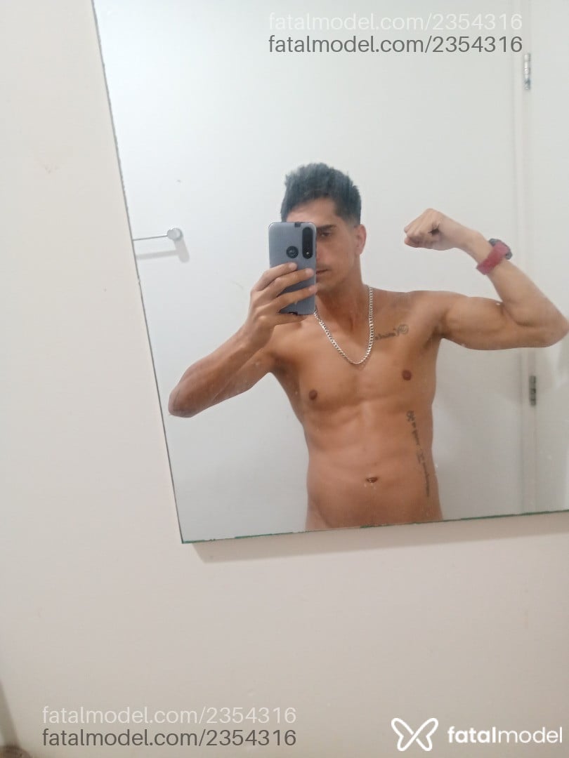 Acompanhante homem morena (o) de olhos pretos - Rafael Acompanhante homem morena (o) de olhos pretos - Rafael