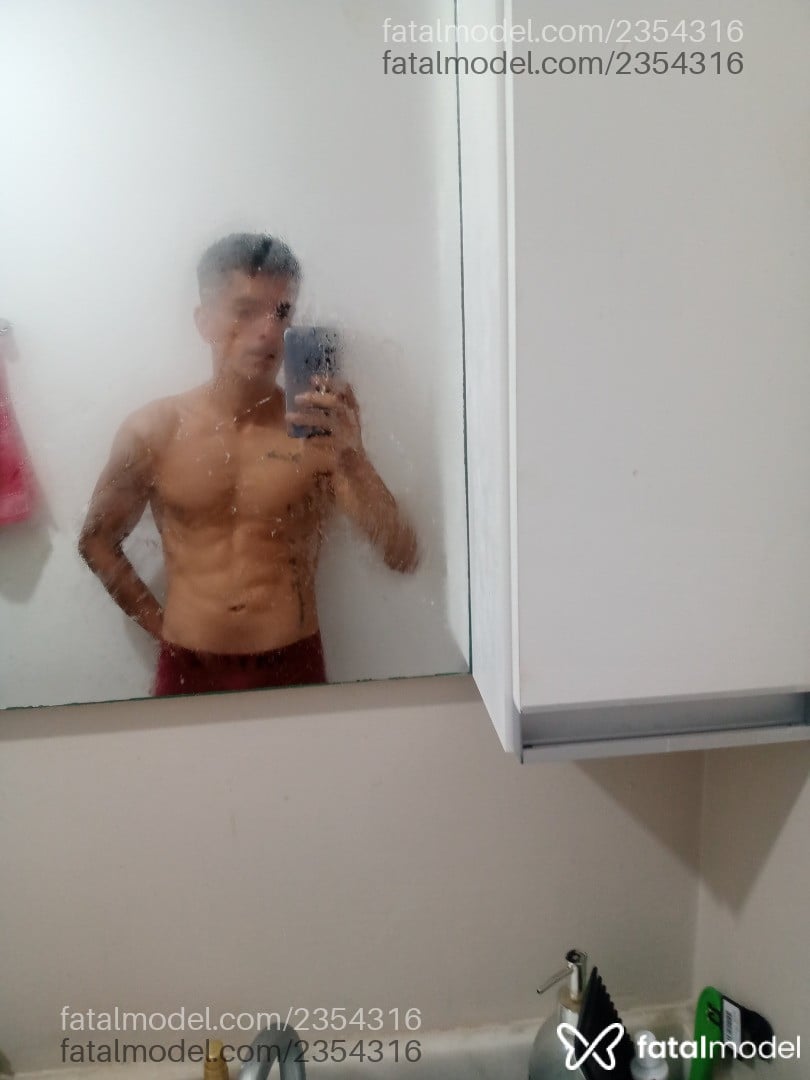 Acompanhante homem morena (o) de olhos pretos - Rafael Acompanhante homem morena (o) de olhos pretos - Rafael