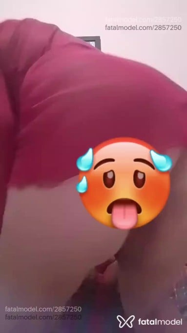 Acompanhante mulher com cabelo castanho de olhos azuis - Popozudasexy