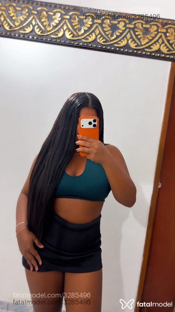 Acompanhante mulher morena (o) de olhos pretos - Emylli Amaral