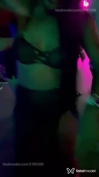 Acompanhante mulher morena (o) de olhos pretos - Morenah