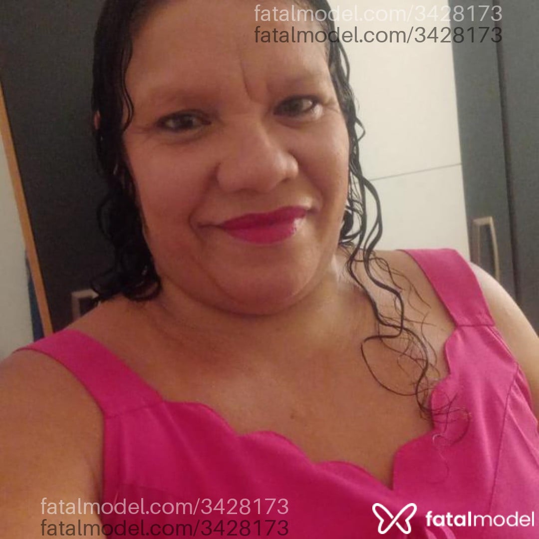 Acompanhante mulher com cabelo castanho de olhos castanhos em Paripueira - Suelen
