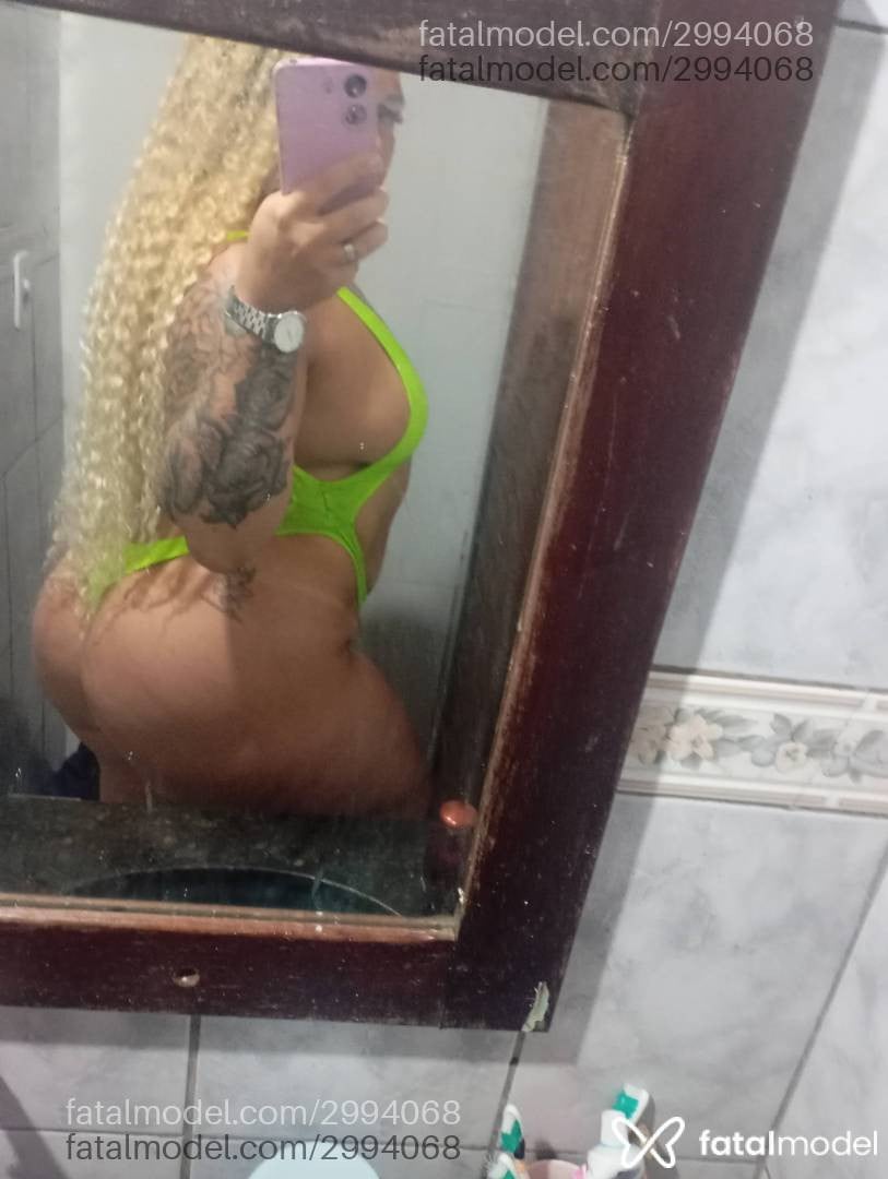 Acompanhante mulher loira (o) de olhos castanhos em Armação dos Búzios - Mirella sanches