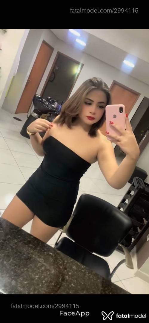 Acompanhante mulher com cabelo castanho de olhos castanhos - Laura