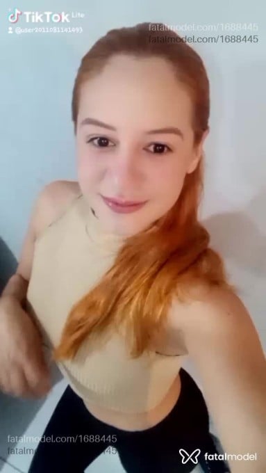 Acompanhante mulher ruiva (o) de olhos castanhos - Yasmim Acompanhante mulher ruiva (o) de olhos castanhos - Yasmim