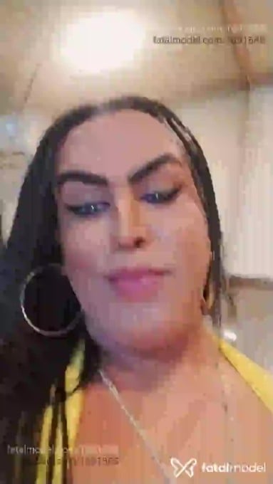 Acompanhante mulher trans morena (o) de olhos castanhos em Duque de Caxias Acompanhante mulher trans morena (o) de olhos castanhos em Duque de Caxias - Fabyy